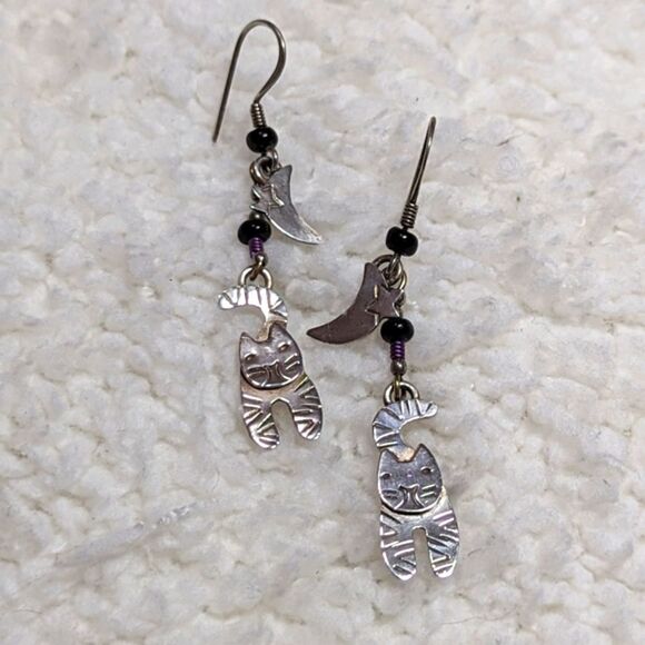 Vintage "Far-fetched" Sterling Silver Kitty Cat Dangle Earrings - Picture 5 of 8